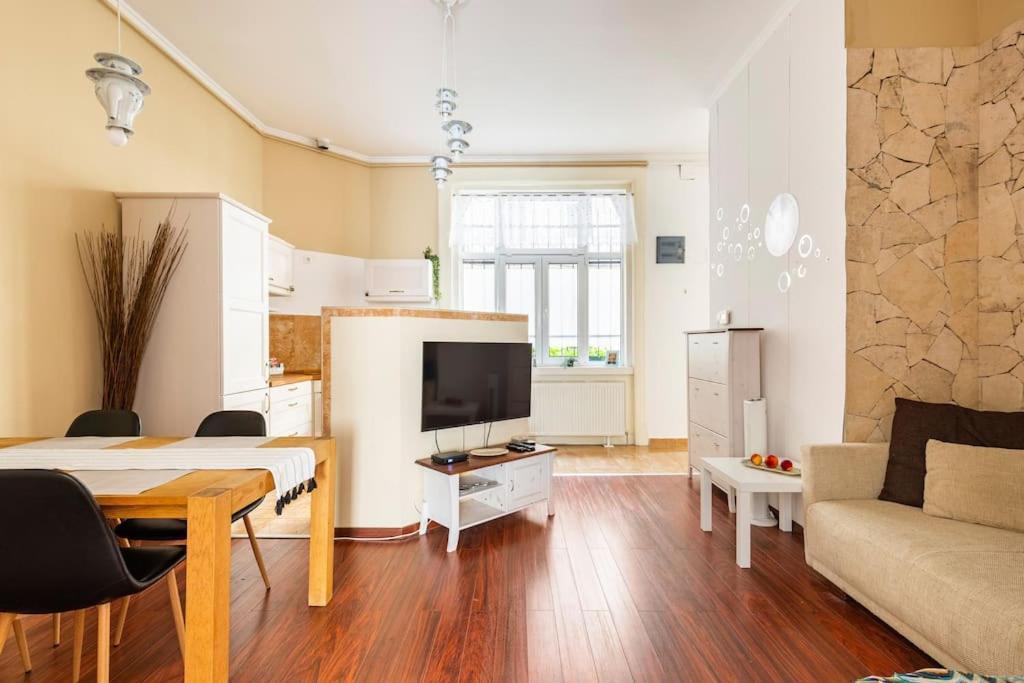 Annicku'S Stylish Budapest Apartment Exterior foto