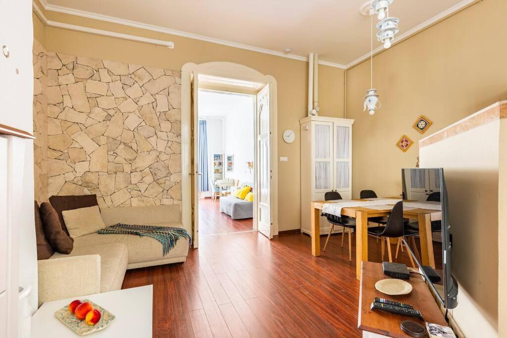 Annicku'S Stylish Budapest Apartment Exterior foto